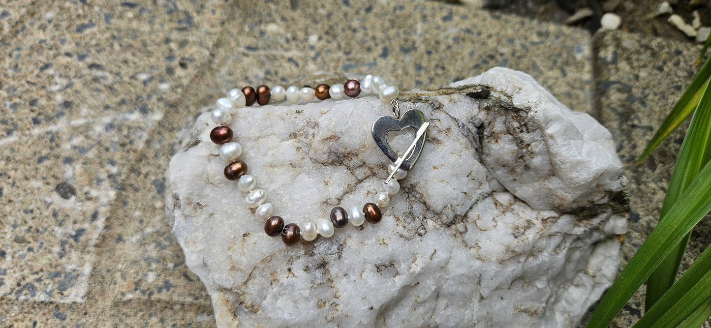 BRACELET PERLES EAU DOUCE BLANC BRUN COEUR