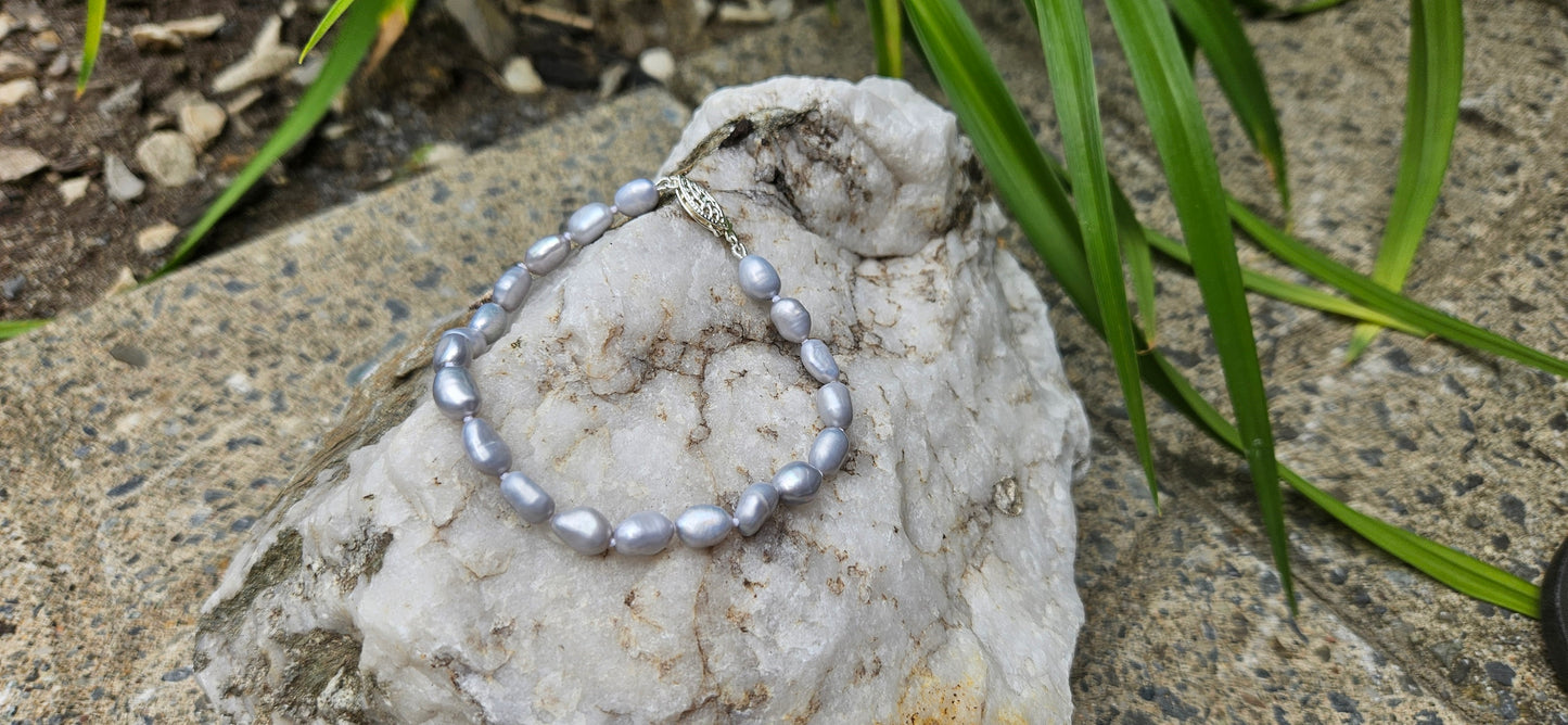 BRACELET PERLES EAU DOUCE GRIS