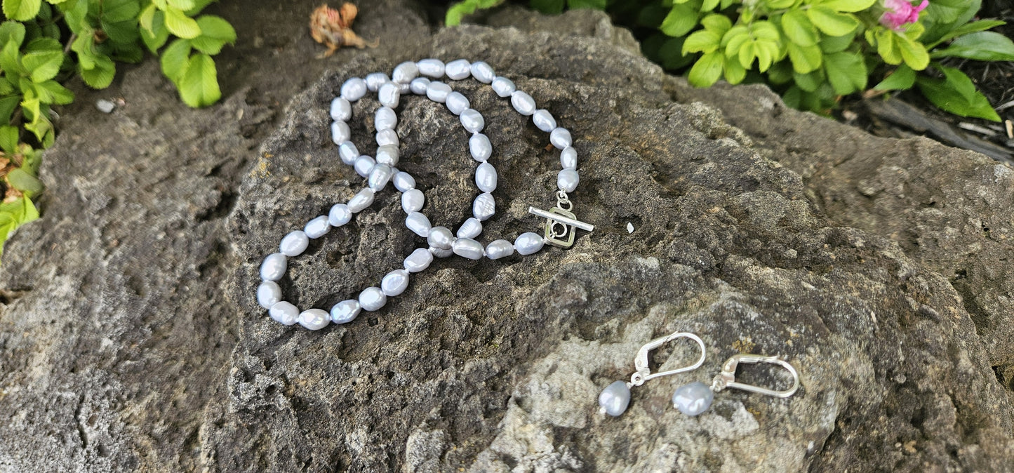 COLLIER PERLES EAU DOUCE GRIS