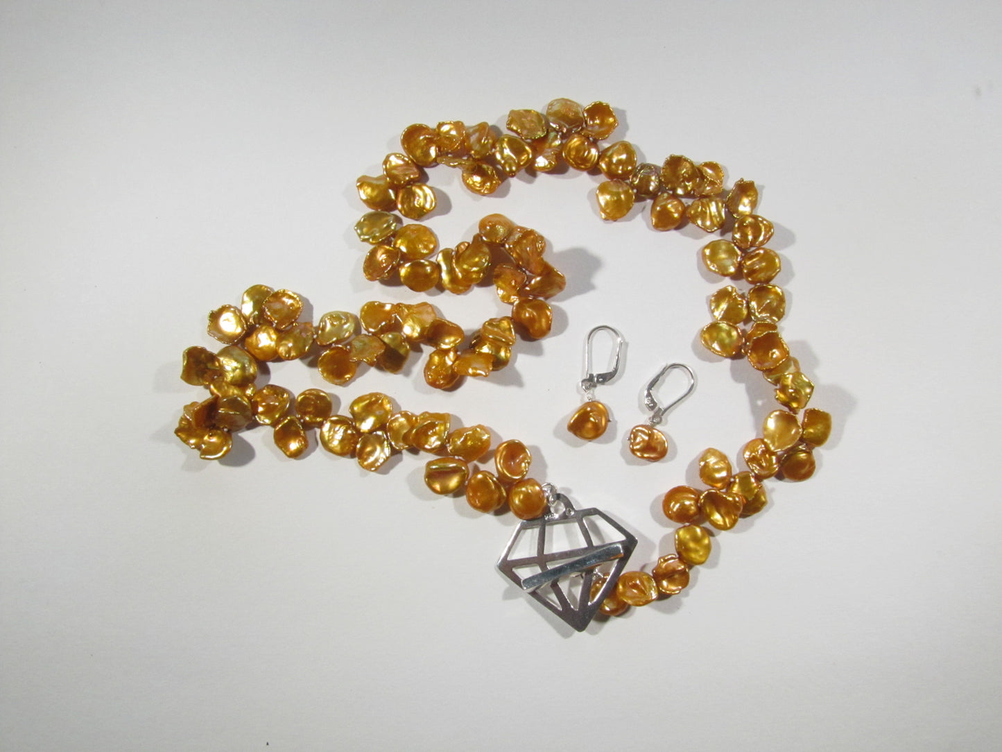 COLLIER PERLES KESHI OR FONCÉ