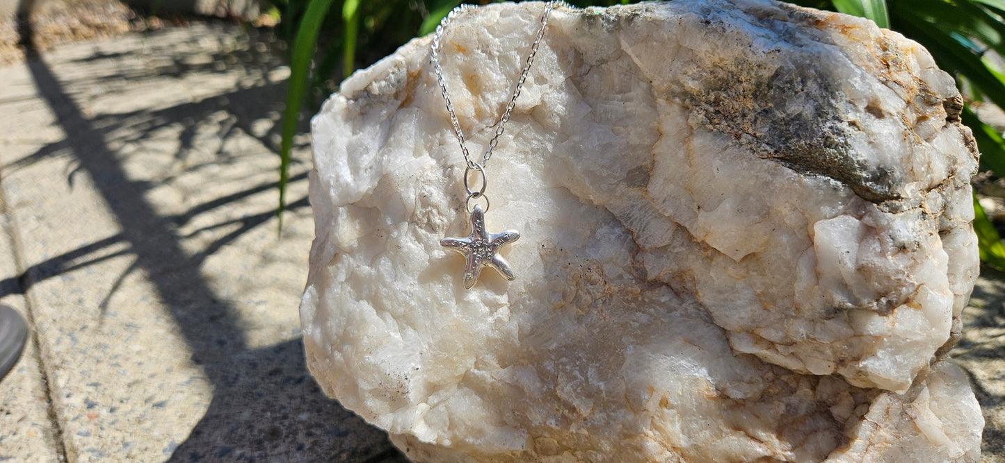COLLIER PENDENTIF ÉTOILE ÉTOILÉE