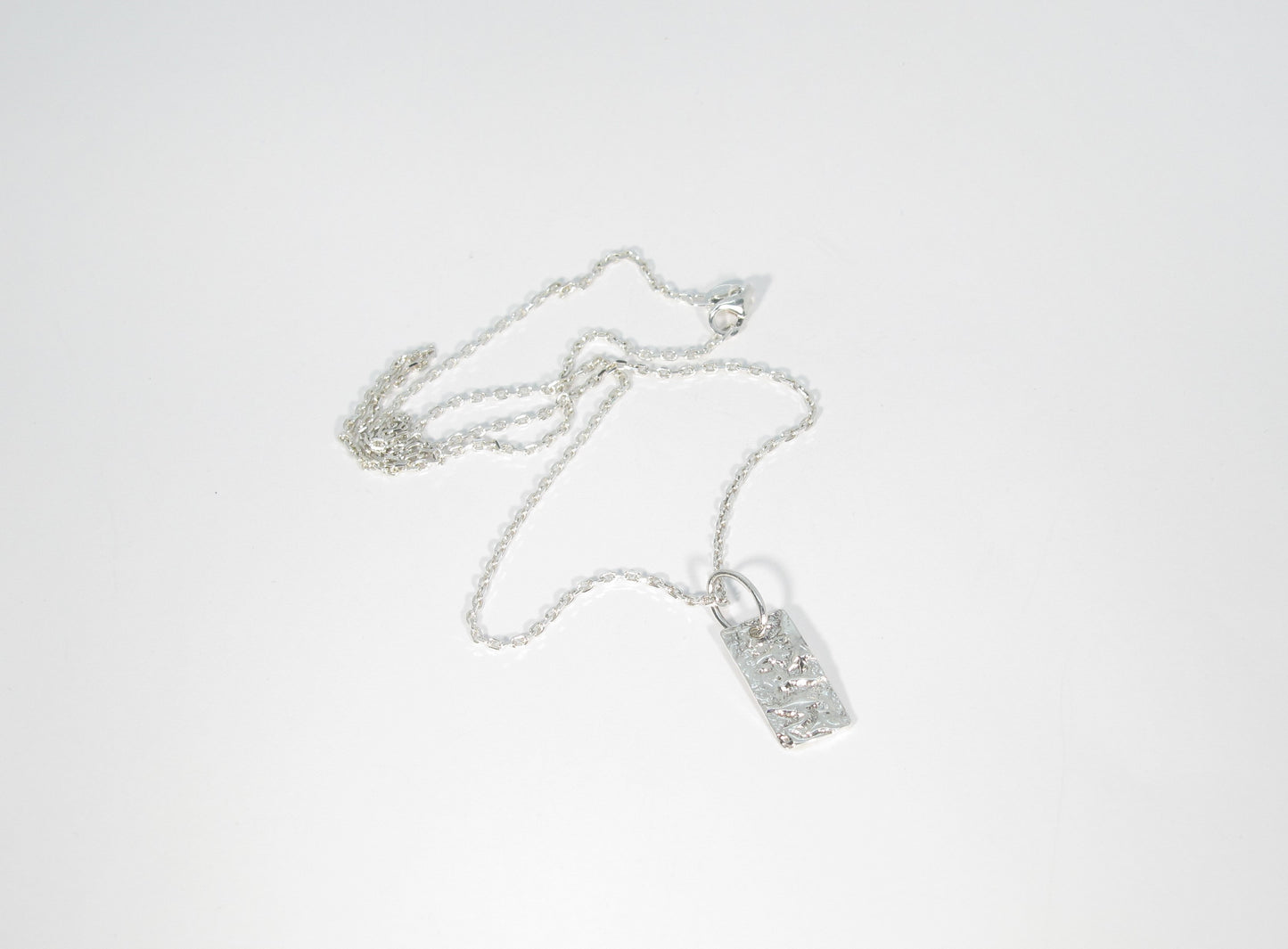 COLLIER PENDENTIF RÉTICULATION