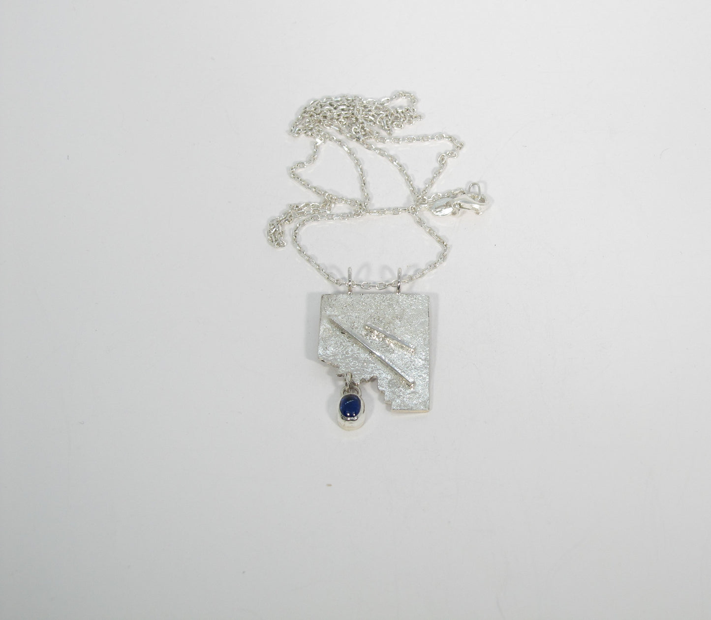 COLLIER PENDENTIF RÉTICULÉE KYANITE