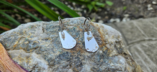 BOUCLES MARTELES ET PERLES