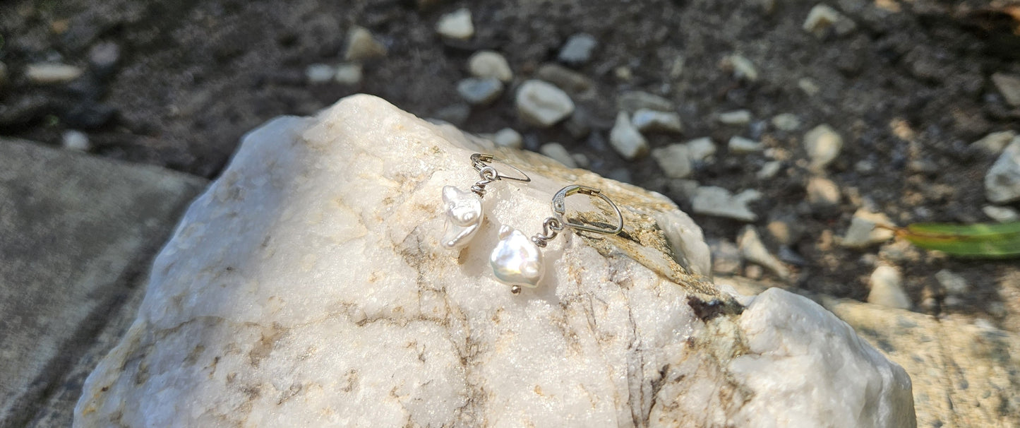 BOUCLES PERLES KESHI GRIS MOYEN