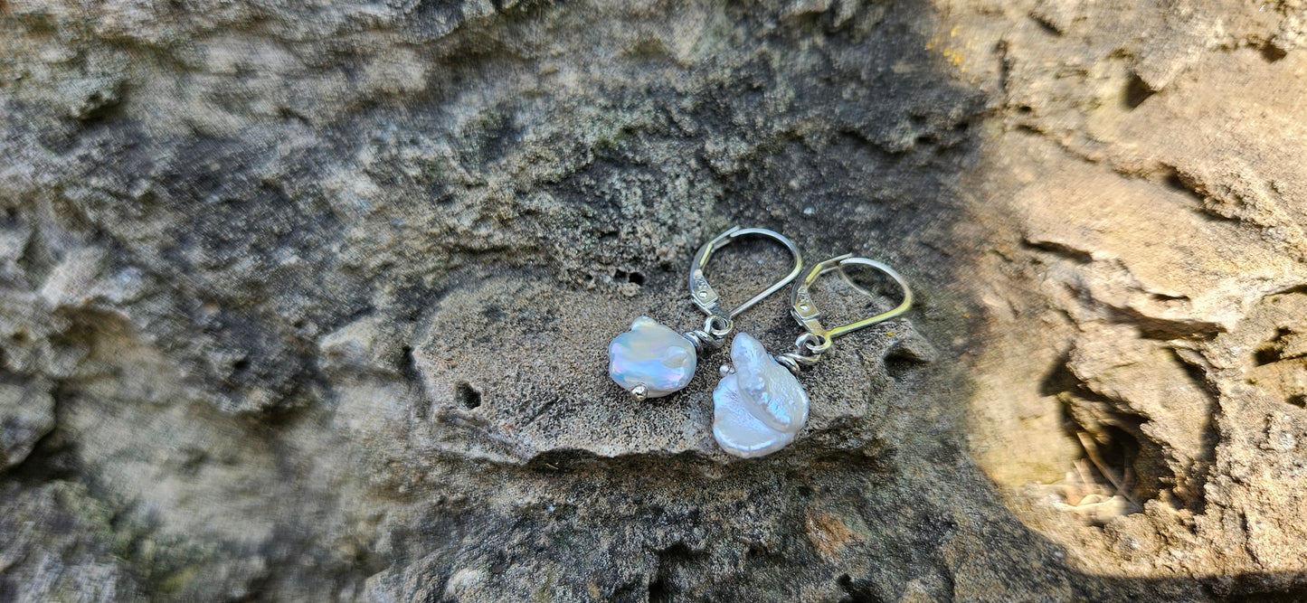 BOUCLES PERLES KESHI GRIS MOYEN