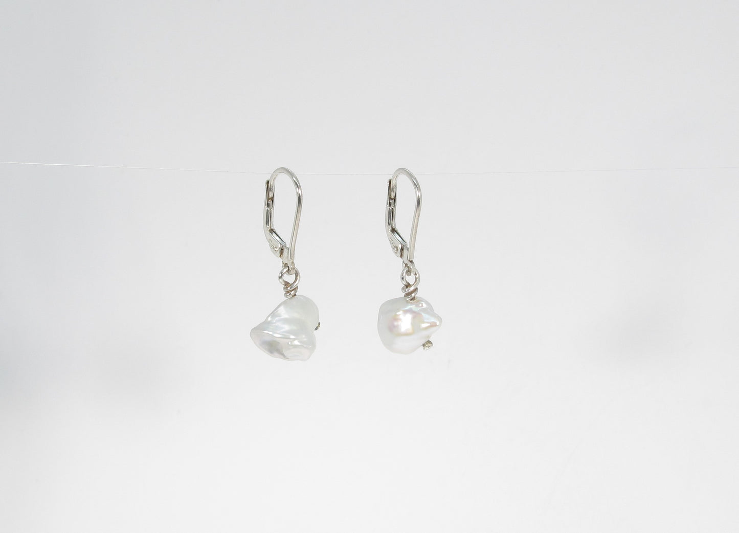 BOUCLES PERLES KESHI GRIS GRAND