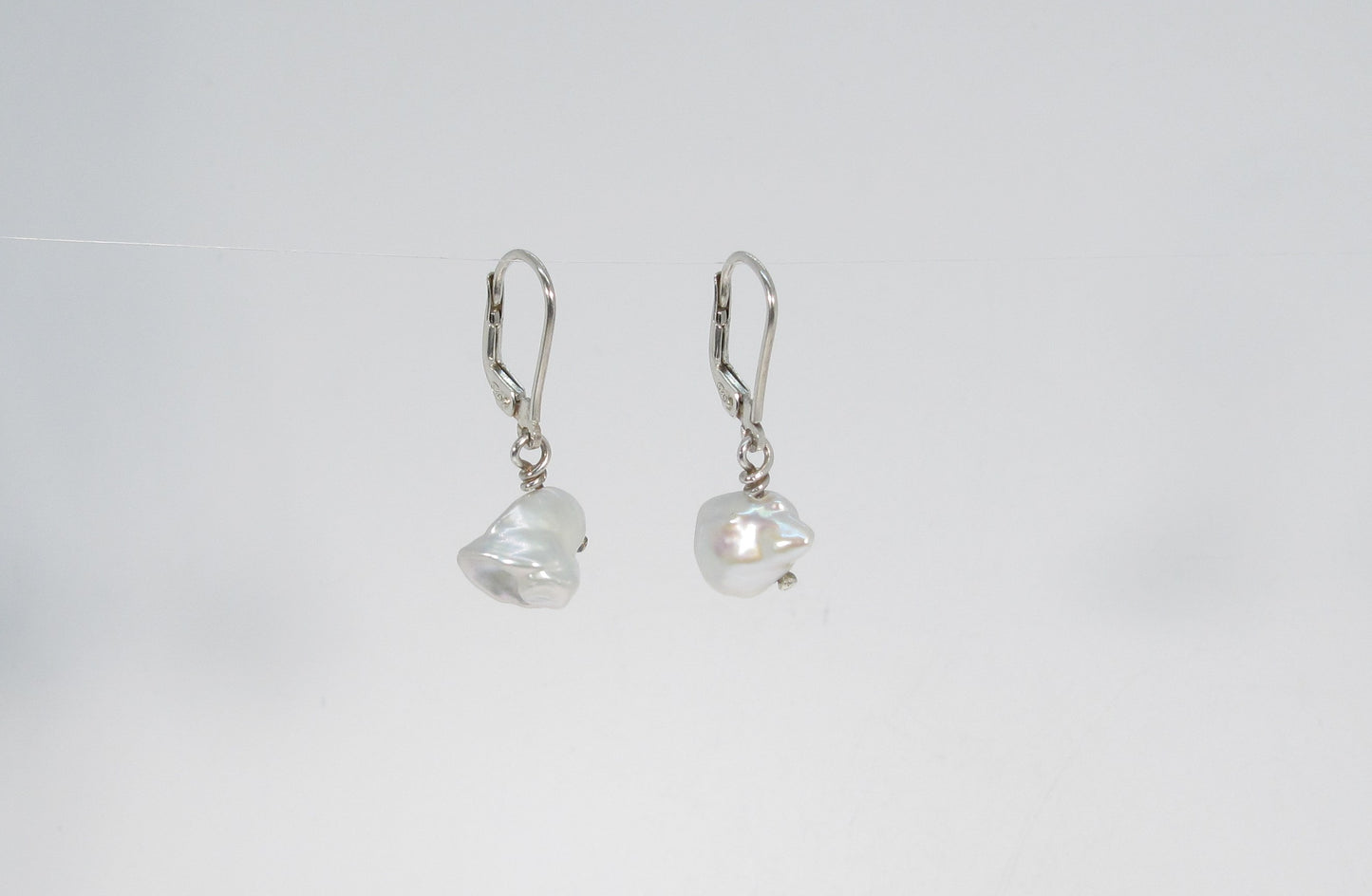 BOUCLES PERLES KESHI GRIS GRAND