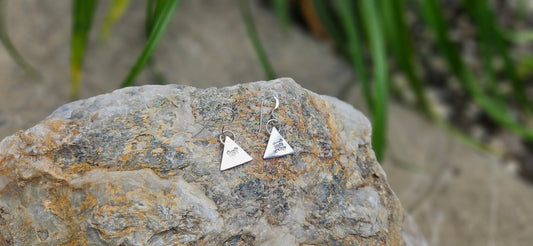 BOUCLES TRIANGLE EMPOISONNÉ